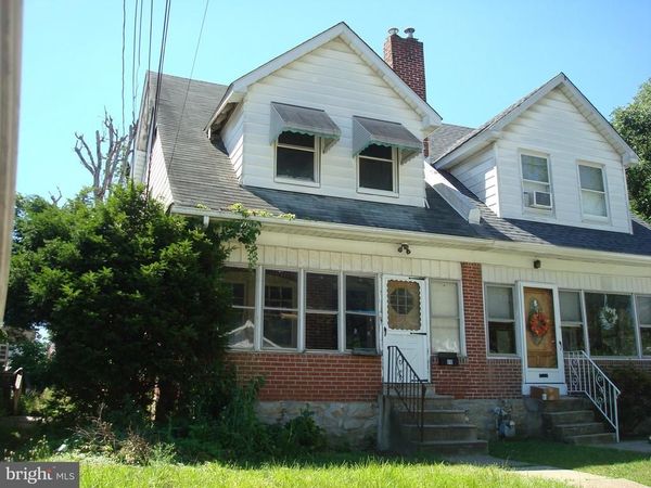 810 BARTRAM AVENUE, DARBY, PA 19023