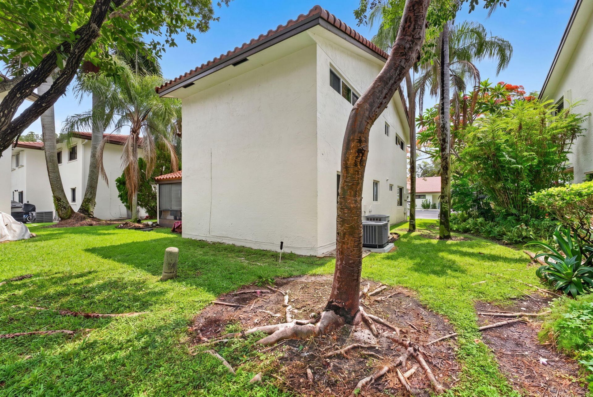 704 SW 89th Avenue, Plantation, FL 33324 Photo