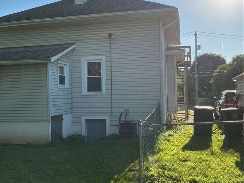 667 Seiberling Street , Akron, OH 44306 Photo 24