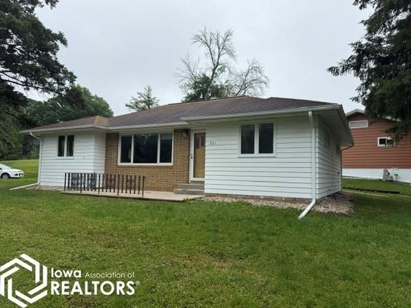 312 E Overmeyer Drive, Algona, IA 50511
