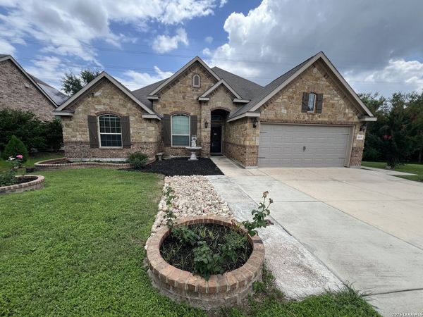 805 Raceland Rd., San Antonio, TX 78245