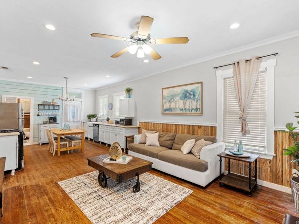 103 Saint Charles, San Antonio, TX 78202
