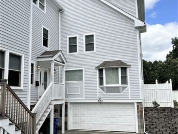 303 Cabot St, Unit 303, Newton, MA 02460