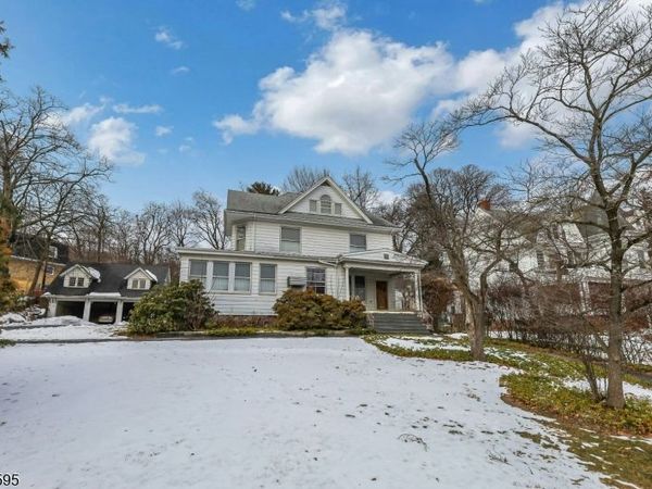 16 N Mountain Ave, Montclair, NJ 07042