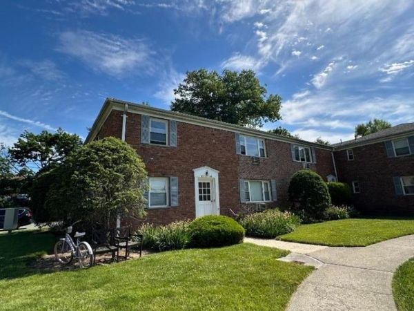 43 Conforti Ave, West Orange, NJ 07052