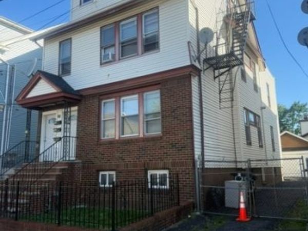 98 Delmar Pl, Irvington, NJ 07111