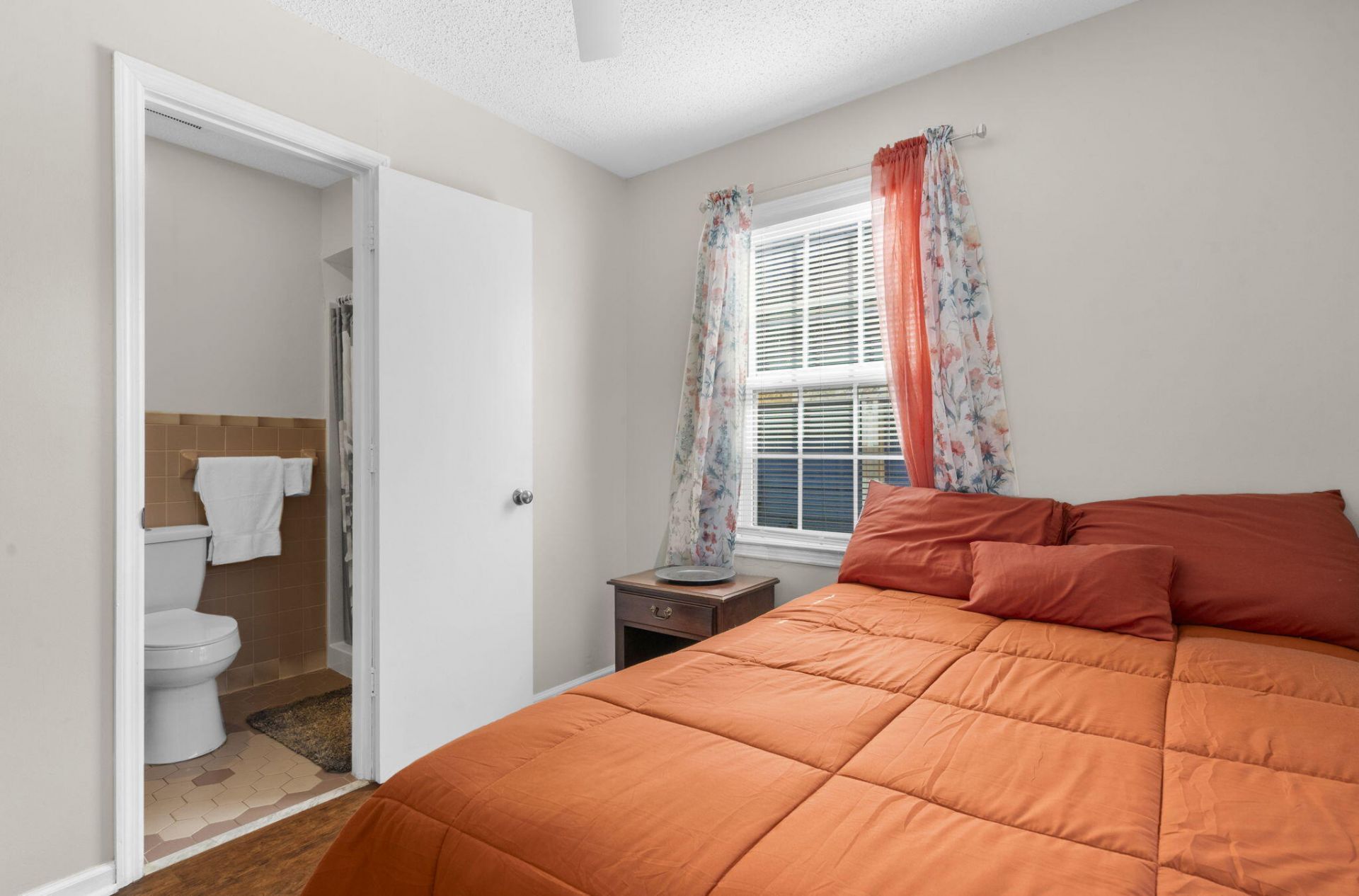 26 Alberta Avenue Photo 24