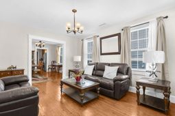 26 Alberta Avenue photo 4