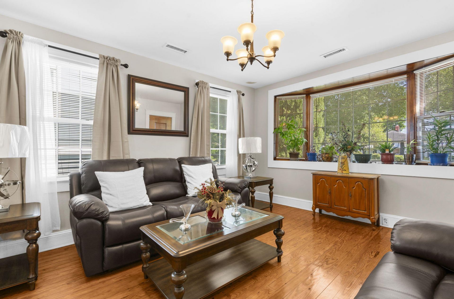 26 Alberta Avenue Photo 5