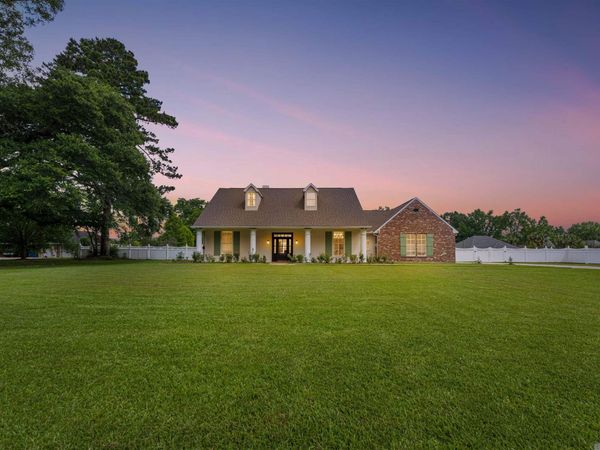 37258 Perkins Rd, Prairieville, LA 70769