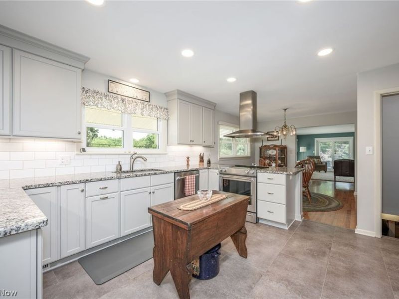 7471 Skyview Drive , Kent, OH 44240 Photo 9