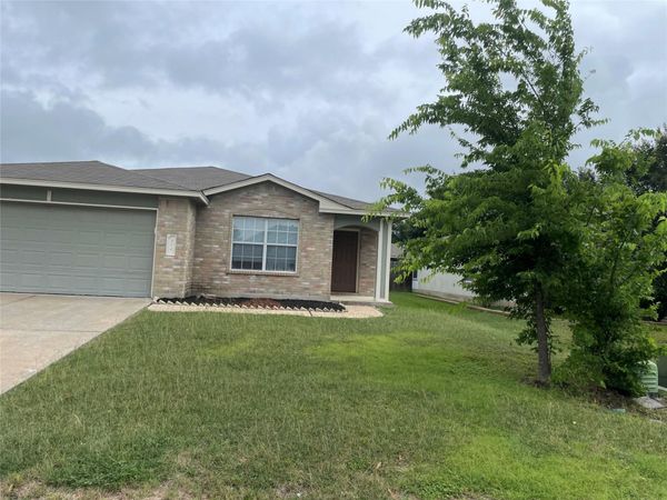304 Will LN , Hutto, TX 78634