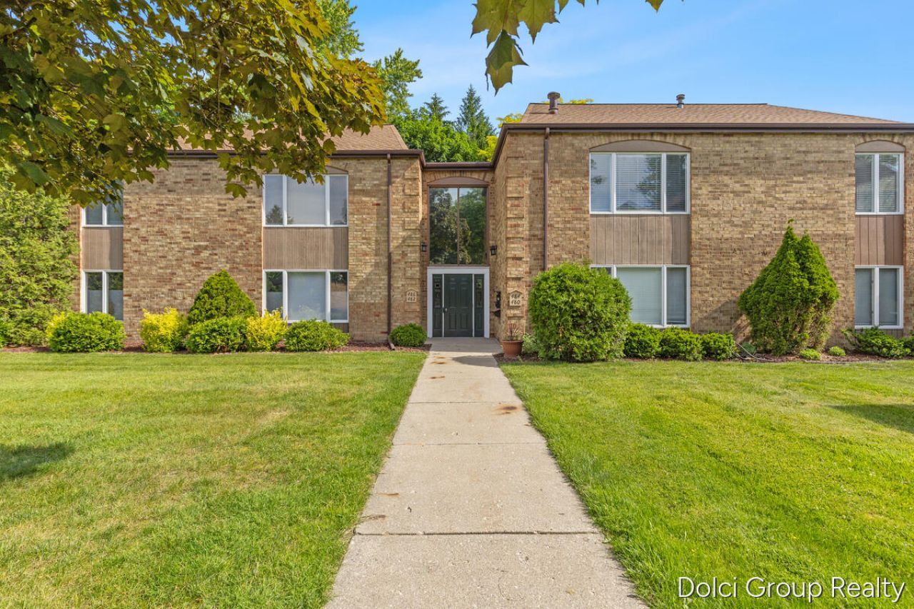 484 Barkwood Court Nw, Grand Rapids, MI 49534 Main Photo