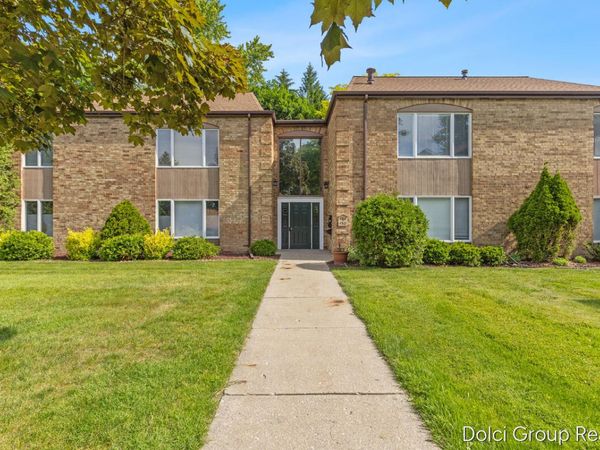 484 Barkwood Court NW, Grand Rapids, MI 49534