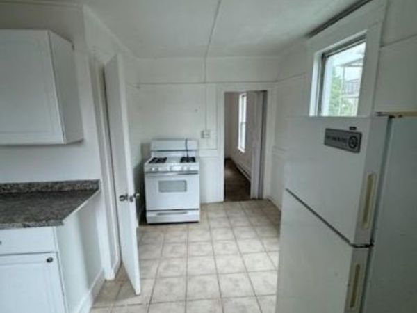 229 Helen , Bridgeport, CT 06608