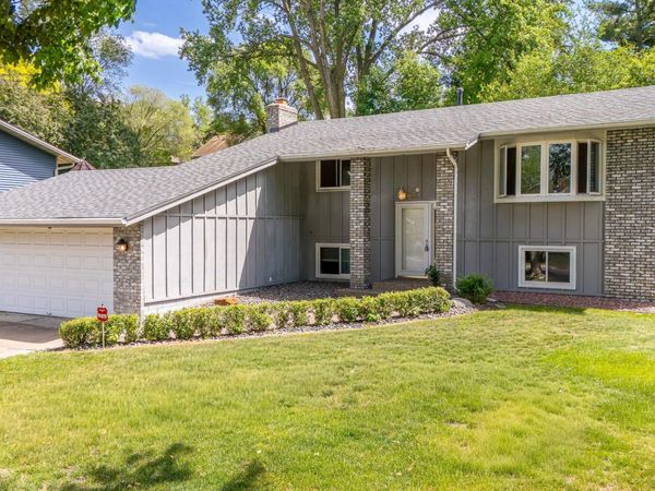 1630 Camelot Lane NE, Fridley, MN 55432