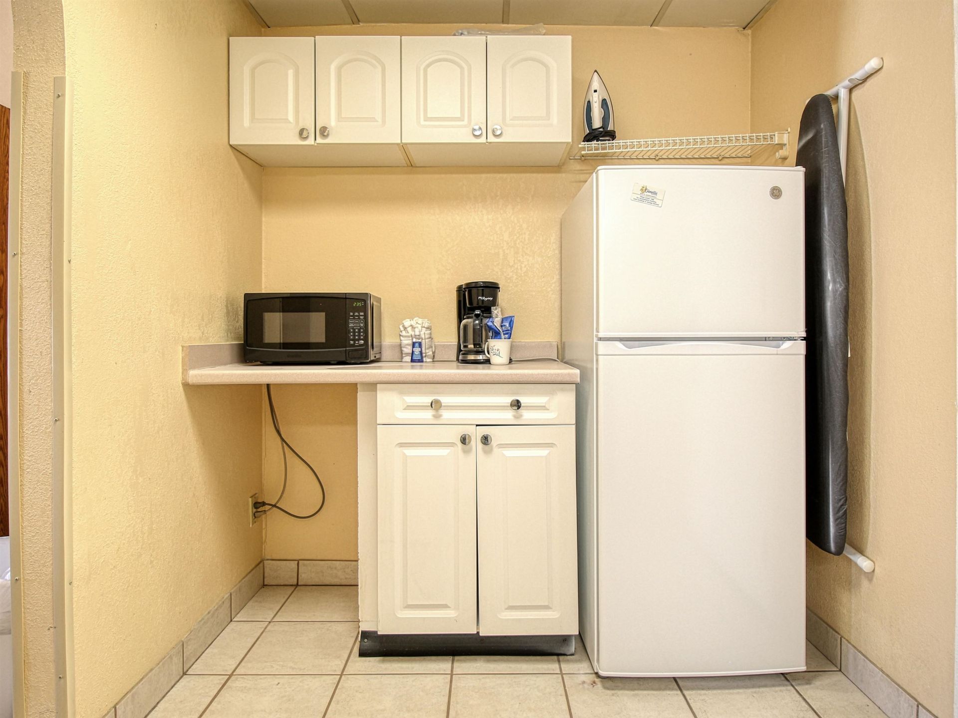 6803 Ocean Blvd. N  Photo 11