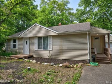 1460 Maria Street, Flint Twp, MI 48507
