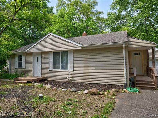 1460 Maria Street, Flint Twp, MI 48507