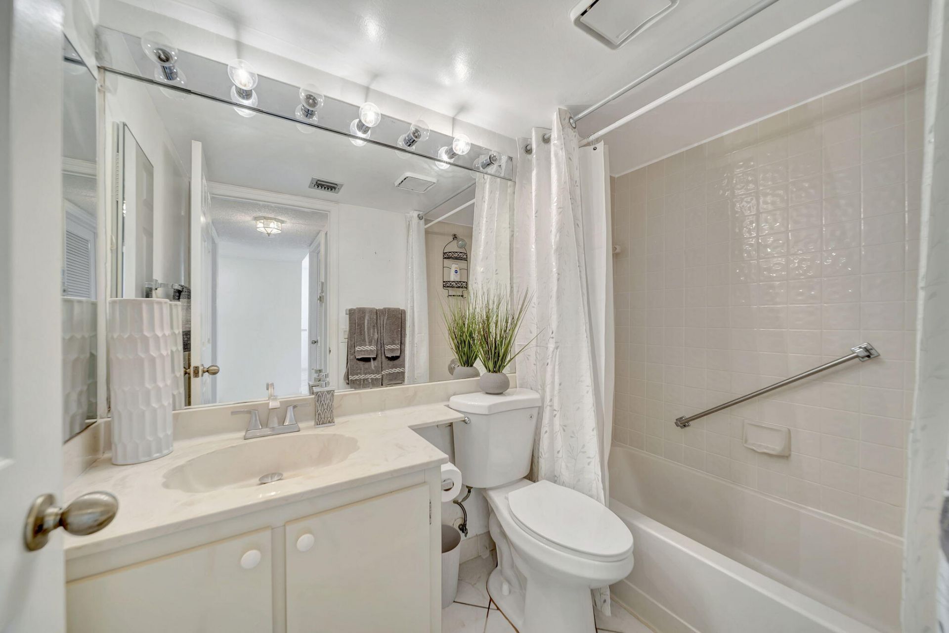 9485 N Belfort Circle, Unit 308, Tamarac, FL 33321 Photo