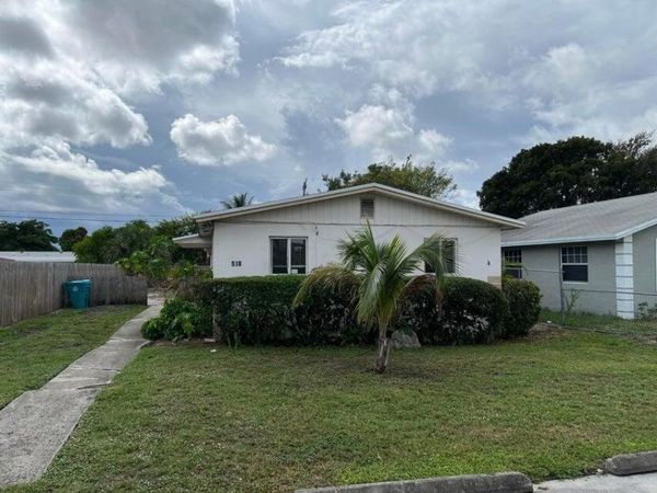 518 NW 10th Avenue, Boynton Beach, FL 33435