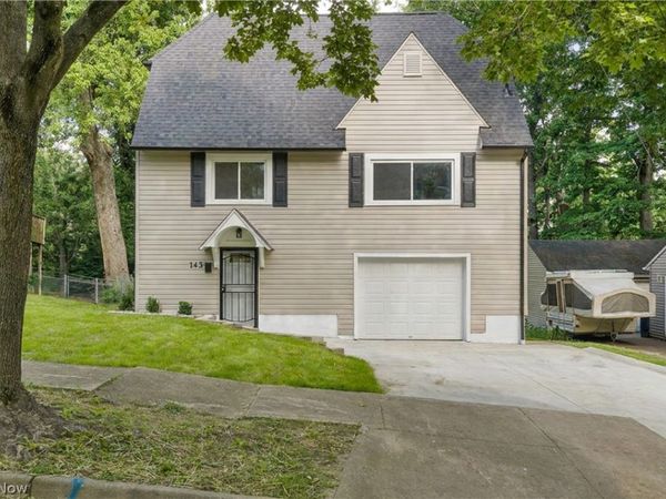 143 Malacca Street , Akron, OH 44305