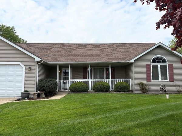 348 Long Bow Court , Valparaiso, IN 46383
