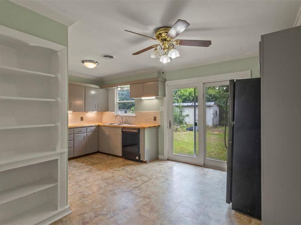 880 Volney Drive, Terrell, TX 75160