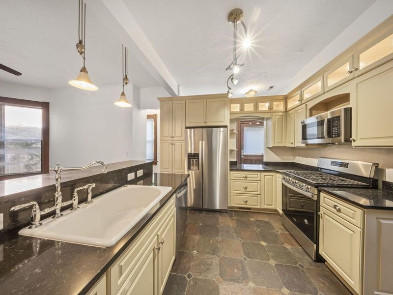 37 W 3rd Avenue , Columbus, OH 43201 Photo 10