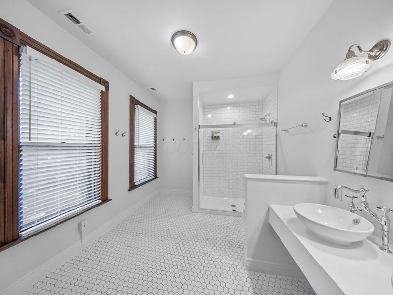 37 W 3rd Avenue , Columbus, OH 43201 Photo 24