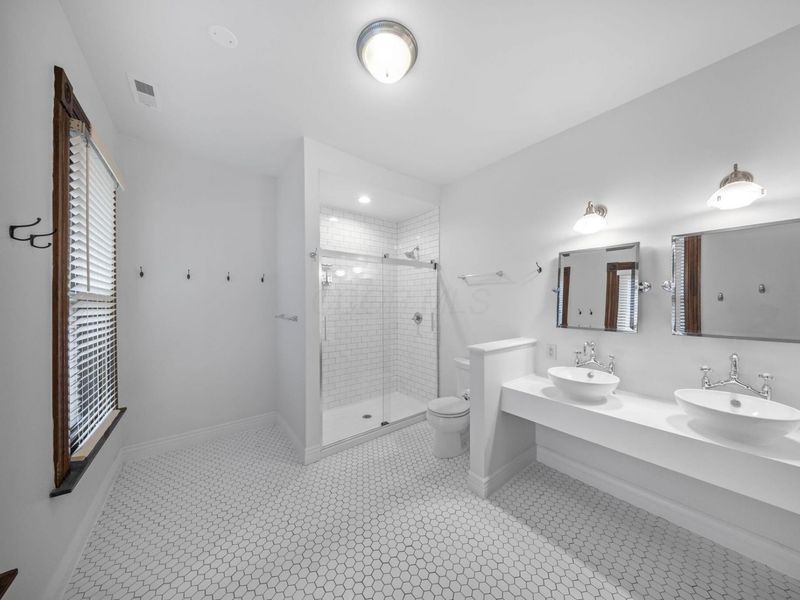 37 W 3rd Avenue , Columbus, OH 43201 Photo 25