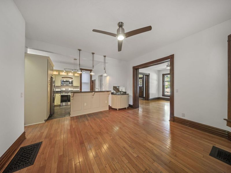 37 W 3rd Avenue , Columbus, OH 43201 Photo 6