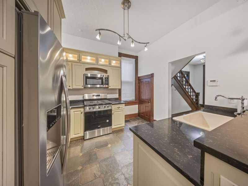 37 W 3rd Avenue , Columbus, OH 43201 Photo 8