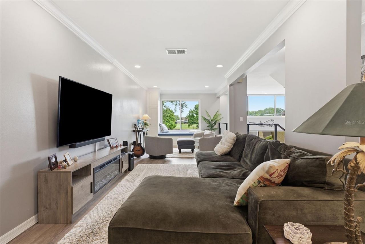 13988 Lake Point Drive, Clearwater, FL 33762 Photo