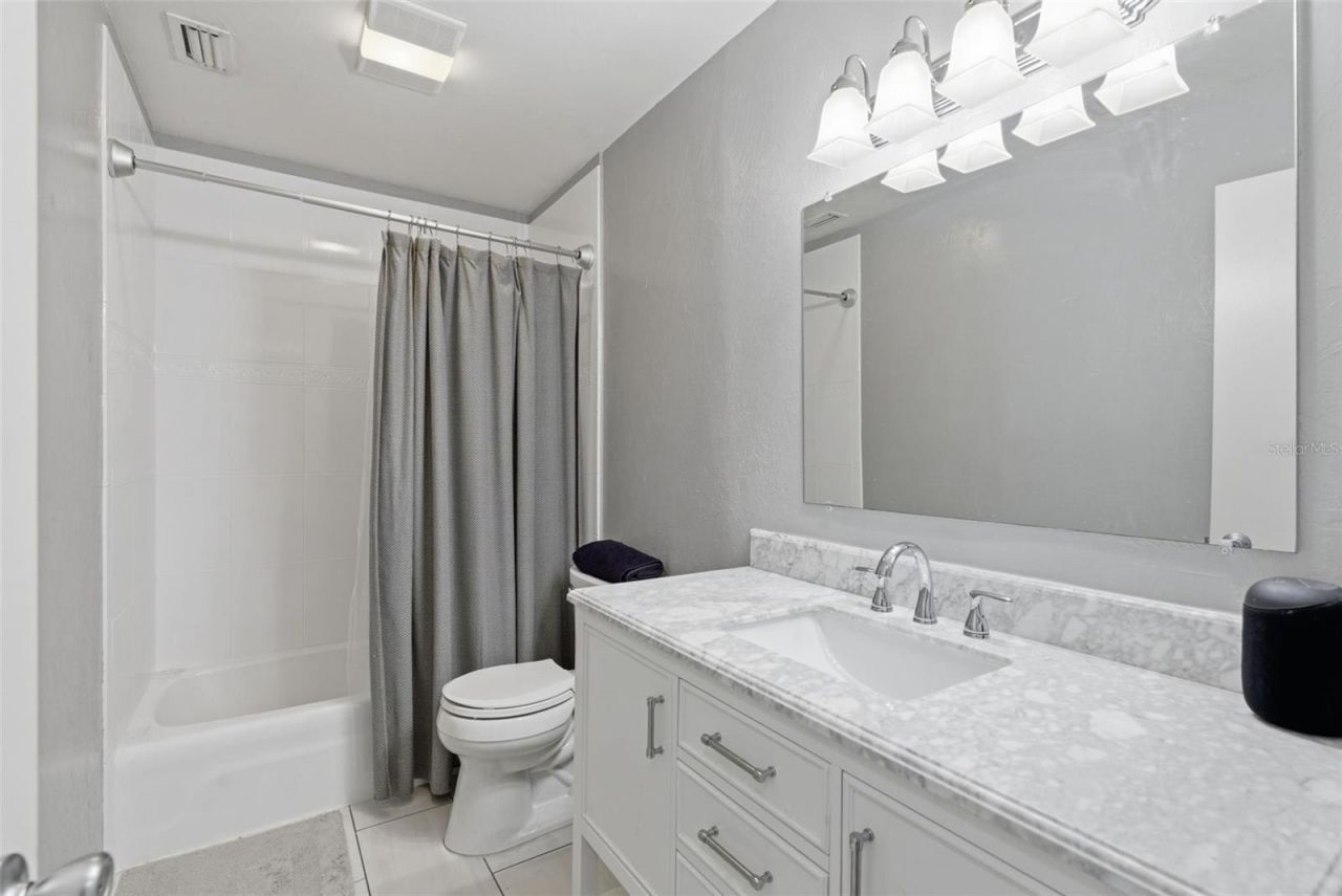 13988 Lake Point Drive, Clearwater, FL 33762 Photo