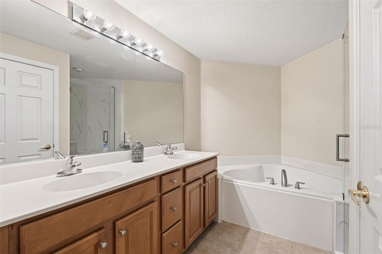 7005 Prosperity Circle , Unit 2005, Sarasota, FL 34238 Photo