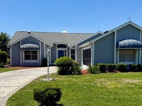724 VISTA PLACE , LADY LAKE, FL 32159