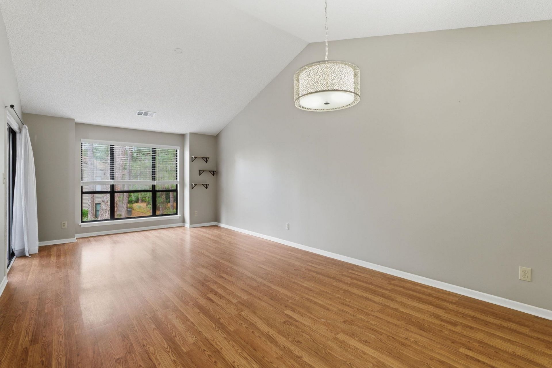 1005 Indian Wells Ct.  Photo 11