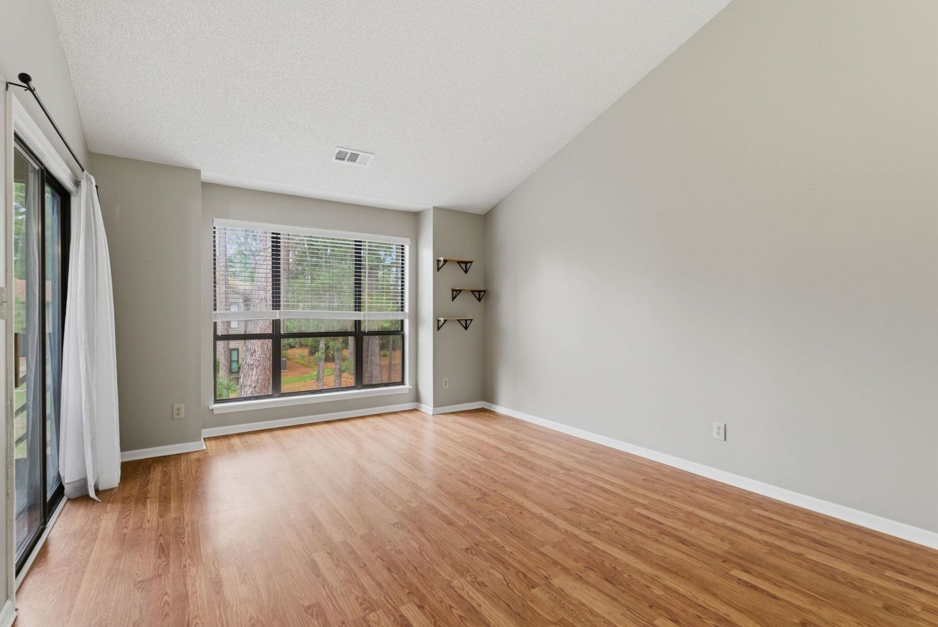 1005 Indian Wells Ct.  Photo 12