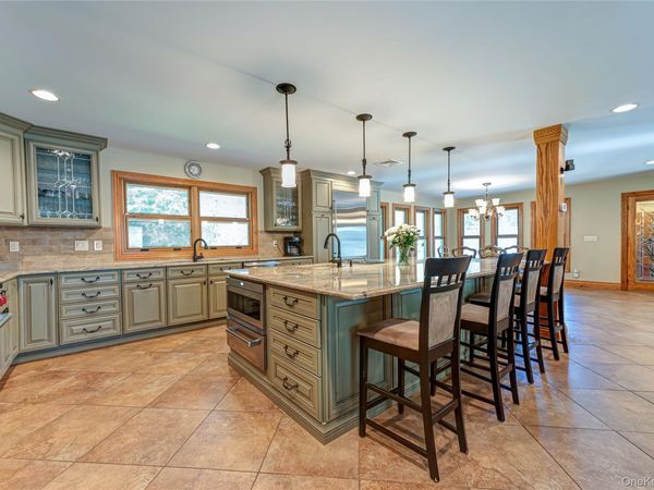 130 N Country Road , Shoreham, NY 11786