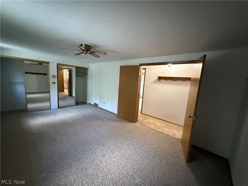 9812 Vienna Drive , Parma, OH 44134 Photo 30