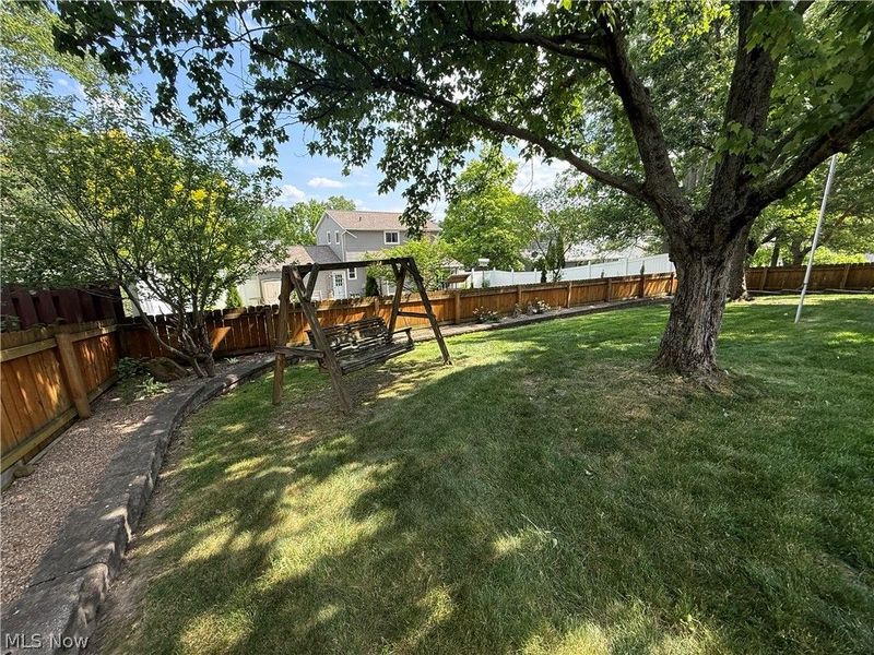 9812 Vienna Drive , Parma, OH 44134 Photo 38