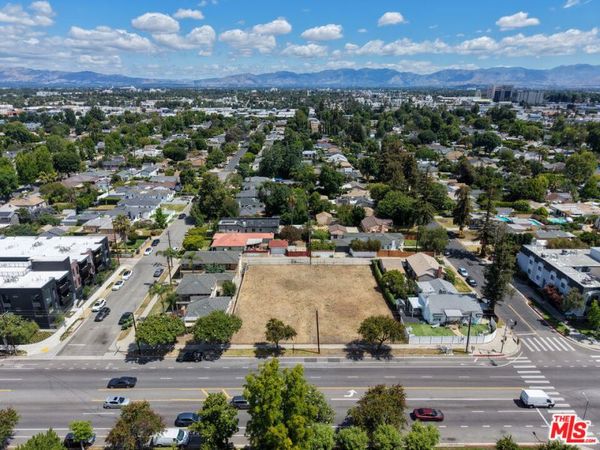 14715 Burbank Boulevard , Van Nuys, CA 91411