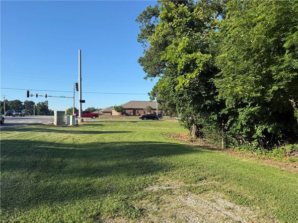 1840 W New Hope Road , Rogers, AR 72758