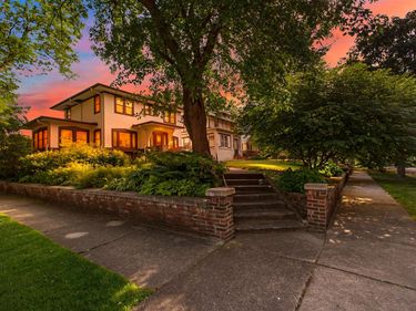 2122 Carroll Avenue, Saint Paul, MN 55104