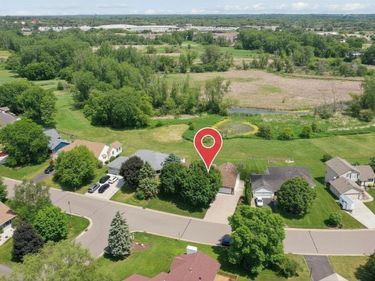 5461 Golfview Avenue N, Oakdale, MN 55128