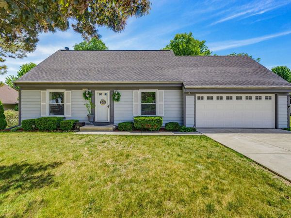 N78W15289 Haymeadow Rd, Menomonee Falls, WI 53051