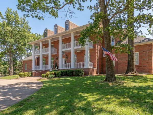 1203 Yorkshire, Jonesboro, AR 72401