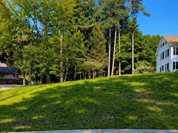 822 Lake Avenue, Grand Haven, MI 49417