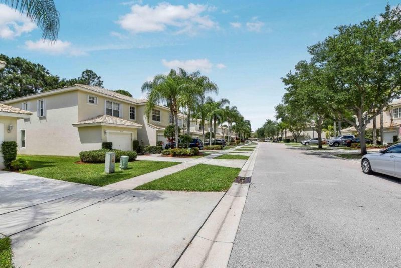 9687 Lago Drive, Boynton Beach, FL 33472 Photo